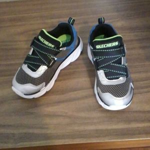 Sketcher tennis shoes